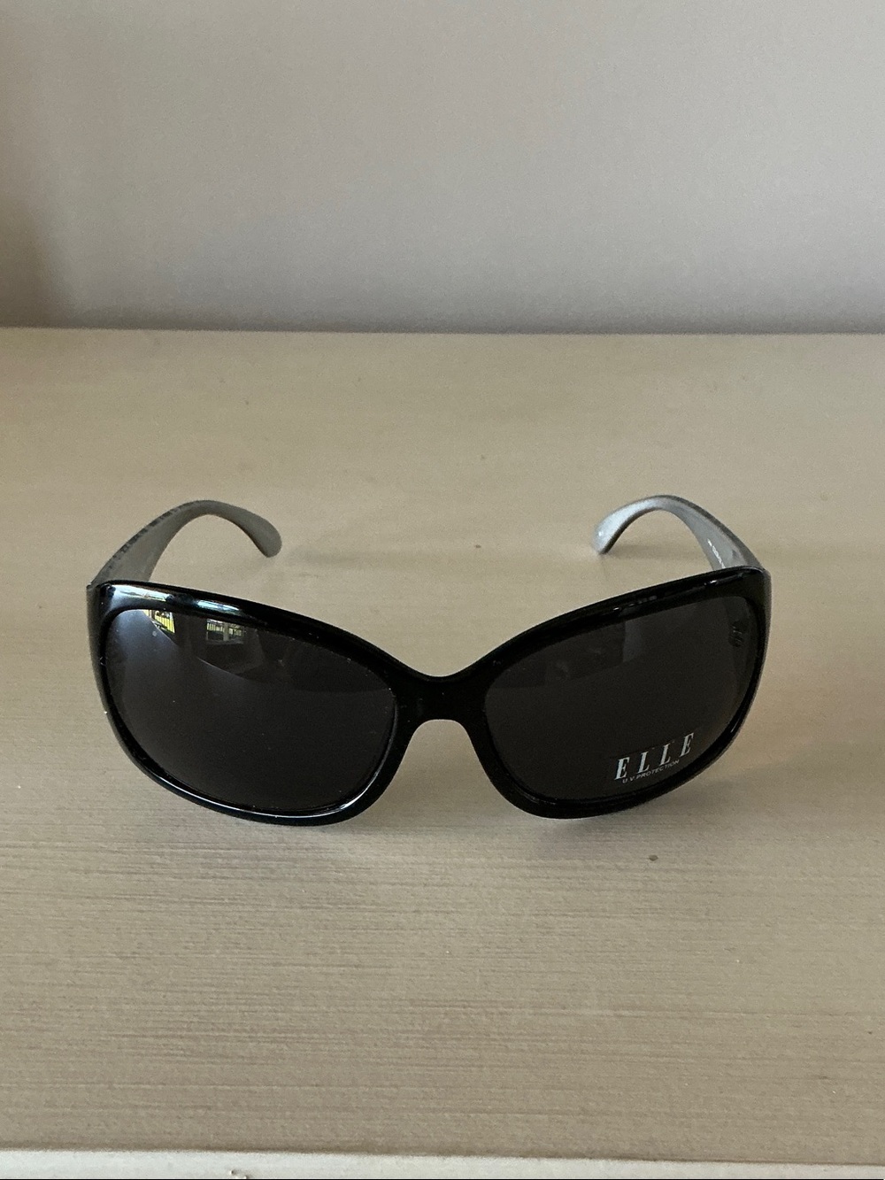 Elle Black & Gray Oversized Women's Sunglasses - Picture 2 of 11